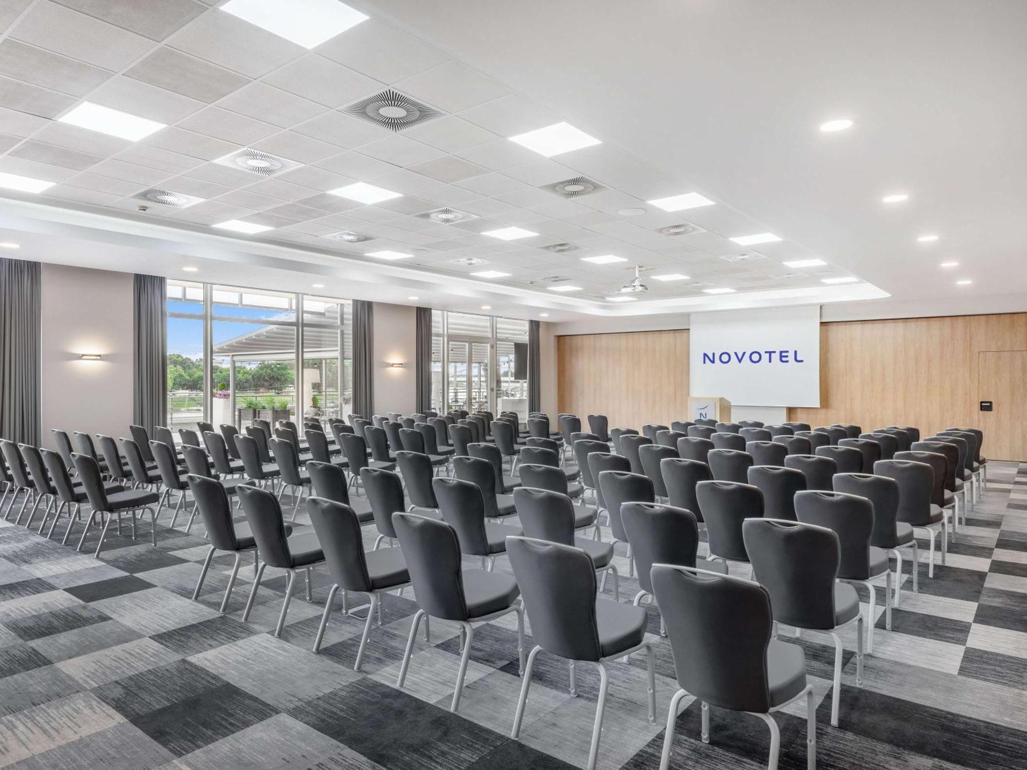 Novotel Szeged Buitenkant foto