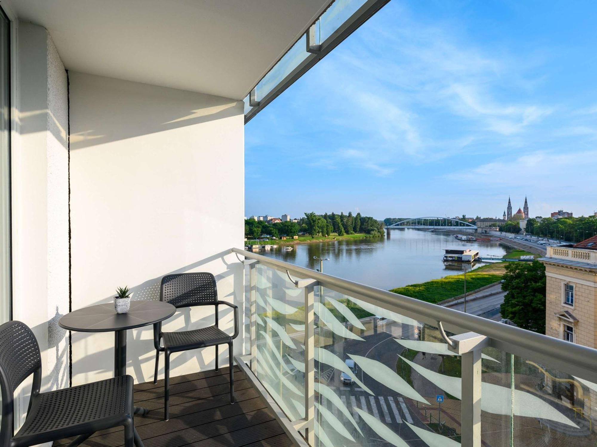 Novotel Szeged Buitenkant foto