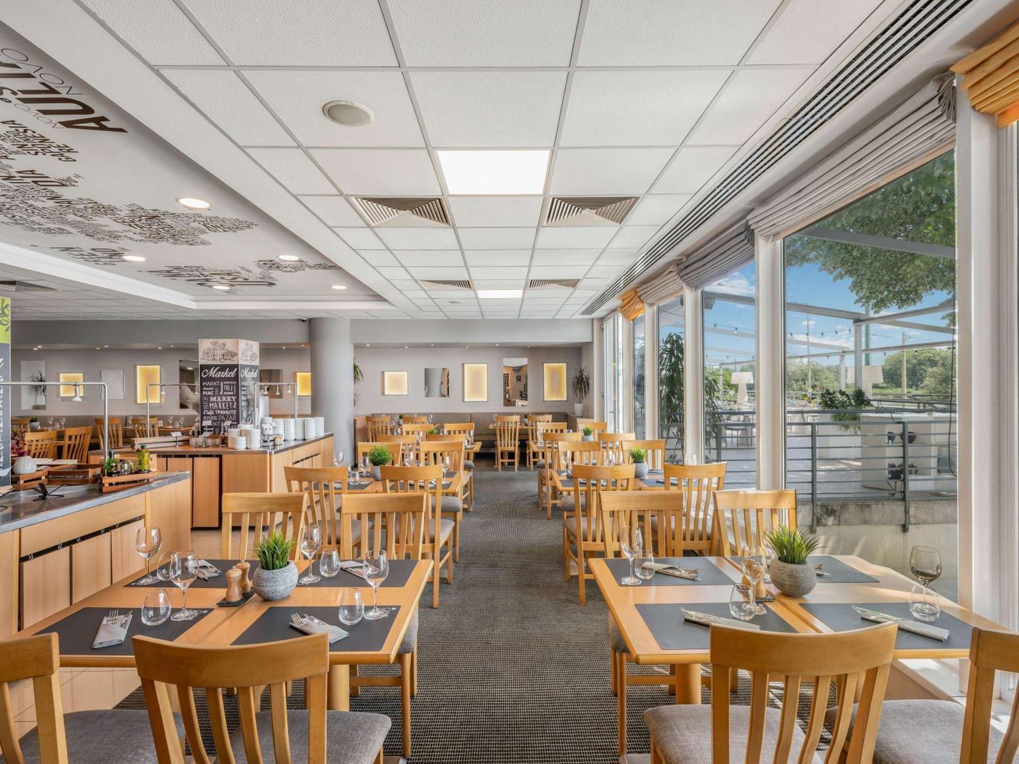 Novotel Szeged Buitenkant foto
