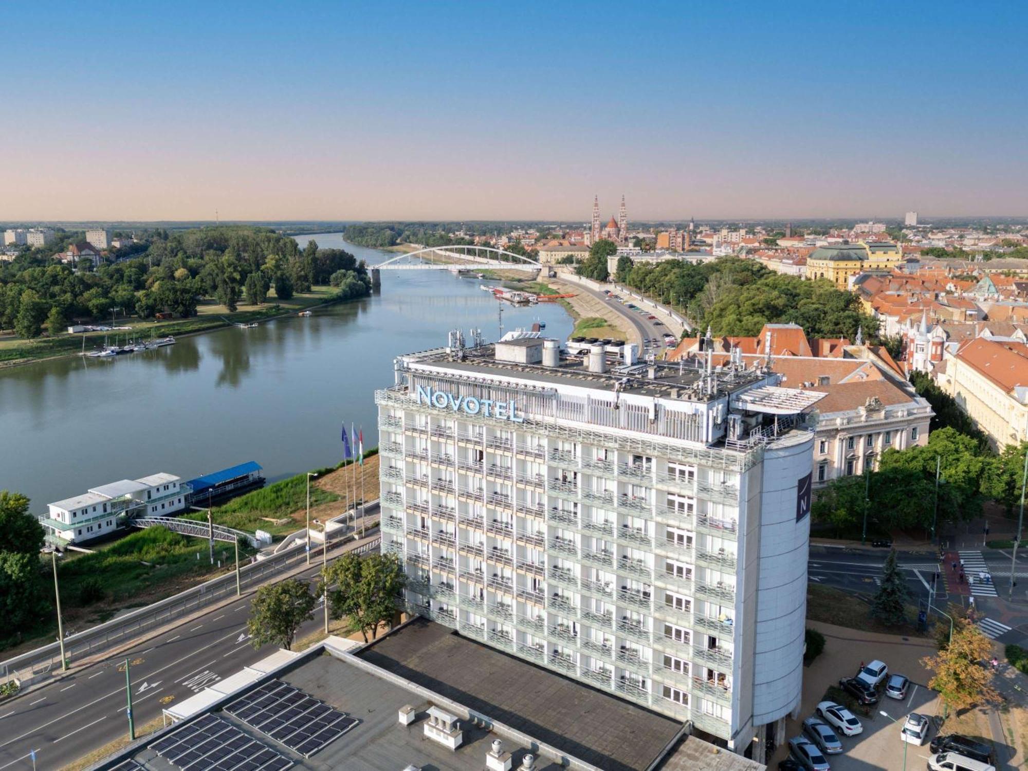 Novotel Szeged Buitenkant foto