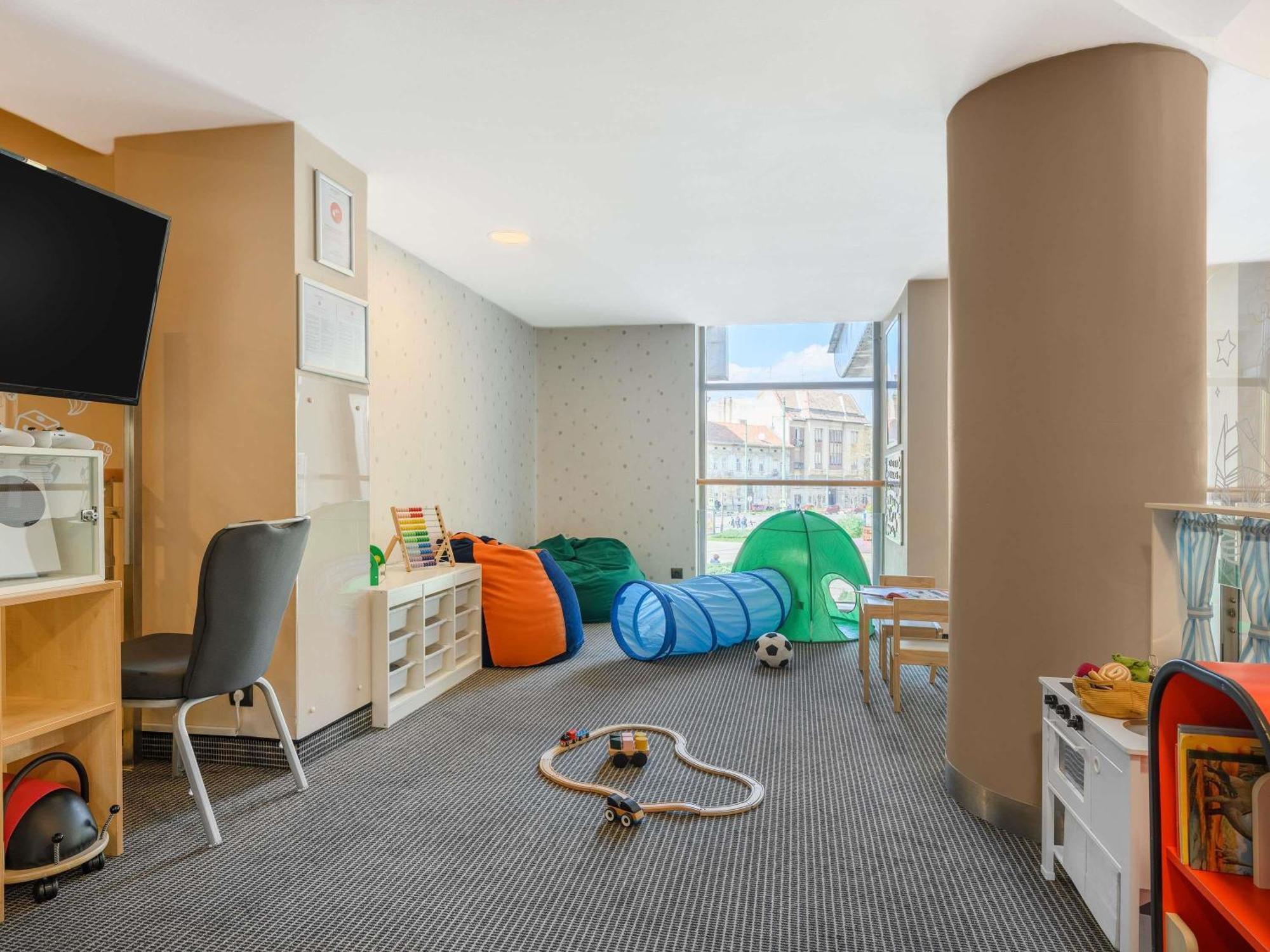 Novotel Szeged Buitenkant foto